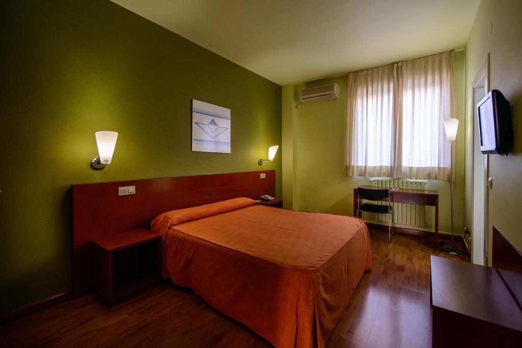 Hotel El Paso Honroso Hospital de Órbigo Pokoj fotografie